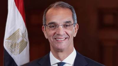 وزير الإتصالات يغادر إلى صربيا لبحث تعزيز التعاون المشترك فى مجال الاتصالات وتكنولوجيا المعلومات