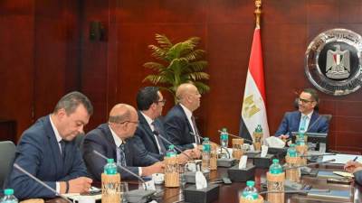 وزير الاستثمار والتجارة يبحث مع رئيس جهاز تنمية المشروعات سبل تعزيز التعاون