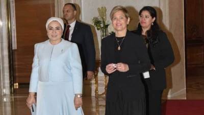 قرينة الرئيس السيسي تستقبل نظيرتها الكولومبية لتعزيز العلاقات الثنائية