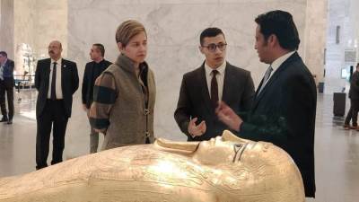 حرم رئيس كولومبيا تزور المتحف المصري الكبير والمتحف القومي للحضارة المصرية