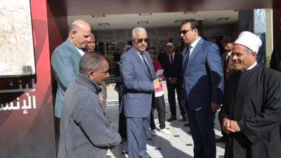 نائب محافظ قنا: استلام 2 طن لحوم صكوك أضاحي من الأوقاف لتوزيعها على المستحقين