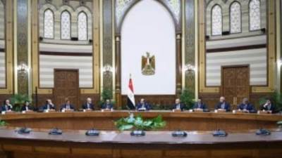 الرئيس السيسى: الحكومة تواصل بذل الجهد لإزالة العقبات أمام المستثمرين