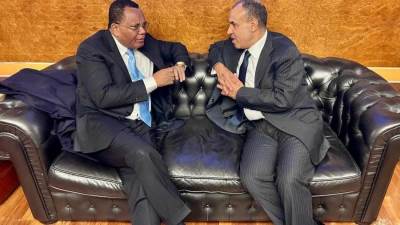 وزير الخارجية والهجرة يلتقي مع وزير خارجية الكونجو على هامش زيارته إلى روما