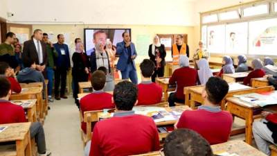 مكافحة المخدرات: تنفيذ برنامج الوقاية من المخدرات في 2000 مدرسة  في 17 محافظة حتى الآن