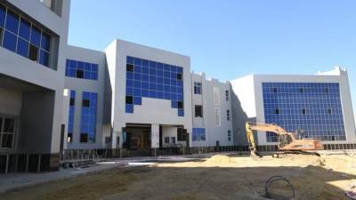 وزير الإسكان: استكمال تنفيذ مستشفى جديد بطاقة 175سريرا ومحطة مياه شرب بقنا الجديدة