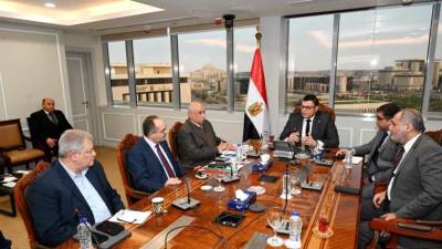 الشربيني يؤكد أهمية الاستفادة من التقنيات الحديثة.. ودراسة جدوى اقتصاديات التشغيل والإنتاج قياساً بأنظمة التحلية الأخرى