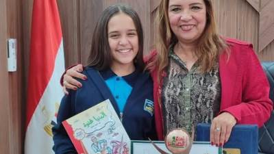 رئيسة أكاديمية الفنون تهنئ الطالبة لميس الفائزة بجائزة الدولة للمبدع الصغير