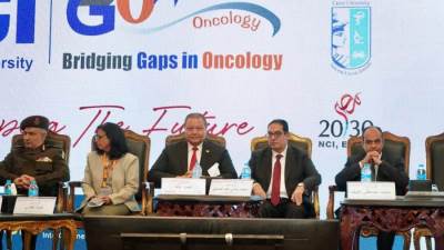 أحمد طه: الوصول إلى رعاية آمنة لمرضى الأورام على رأس أولويات الدولة المصرية