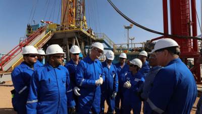 بدء أعمال الحفر التنموى فى البئر "ارطا 92" التابع لشركة بتروبكر للبترول والمخطط وضعه على الإنتاج بمعدل 350 برميل بترول يوميا