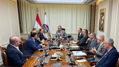 وزير قطاع الأعمال يلتقي وفدا من شركة "IGSAS" التركية لبحث التعاون في صناعة الأسمدة