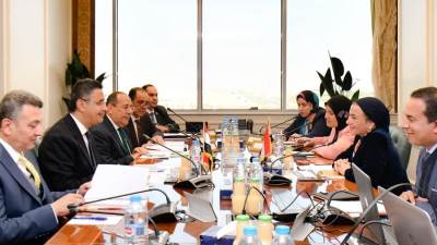 وزيرا التموين والبيئة يبحثان الموقف التنفيذى لخطط الإصحاح البيئى لمصانع السكر والتحديات وطرق التغلب عليها