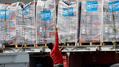 "أونروا" تعلق تسليم المساعدات الإنسانية إلى غزة عبر معبر رئيسي مع إسرائيل