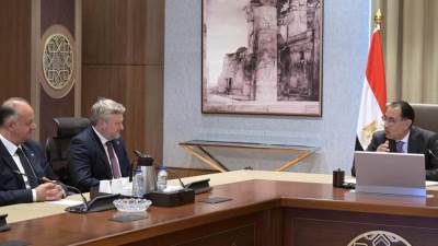 رئيس الوزراء يلتقي الرئيس التنفيذي لشركة "بريتش بتروليم" البريطانية