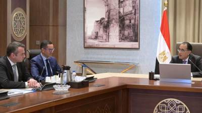 رئيس الوزراء يلتقي رئيس مجلس إدارة شركة "انكا" العالمية لبحث فرص التعاون المشترك