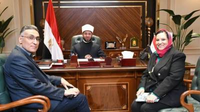 وزير الأوقاف يكرم الدكتورة مها عقل.. ويشهد مراسم تسليم إدارة مستشفى الدعاة لرئيسه الجديد