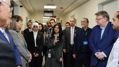 وفد من الأمم المتحدة في مصر يزور مستشفى "حروق أهل مصر"