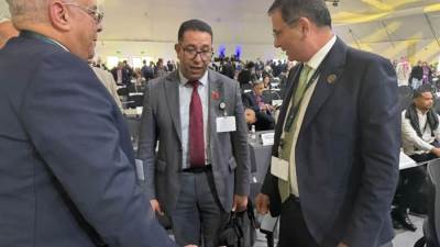 وزير الزراعة يلتقي ممثل رئيس الوزراء الباكستاني ورئيس المجموعة الأفريقية للمفاوضين