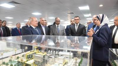 الشربيني يصدر توجيها لكل جهات الوزارة بالاعتماد الأساسى على المنتجات المحلية لتنفيذ مختلف المشروعات