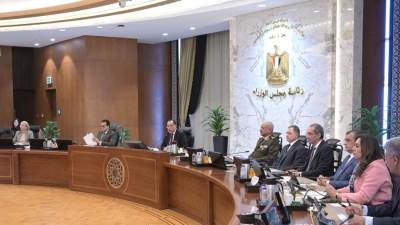 رئيس الوزراء يهنئ وزيرة التنمية المحلية لفوزها كأفضل محافظ على مستوى الدول العربية لعام 2023- 2024