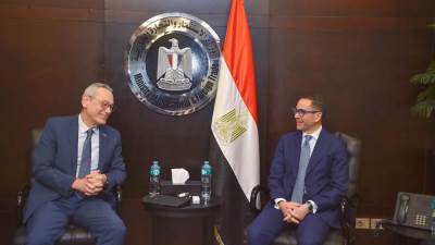 وزير الاستثمار يستعرض مع أعضاء جمعية رجال الأعمال بالإسكندرية سبل تعزيز مشاركة القطاع الخاص في التنمية الاقتصادية