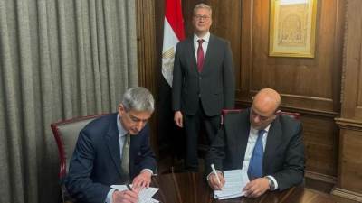 وزير البترول يبحث مع باريك جولد تعزيز استثماراتها في البحث عن الذهب واستغلاله 