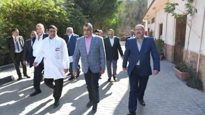 للاطمئنان على الخدمات المقدمة للمواطنين و العاملين .. وزير الدولة للإنتاج الحربي يتفقد المركز الطبي التخصصي
