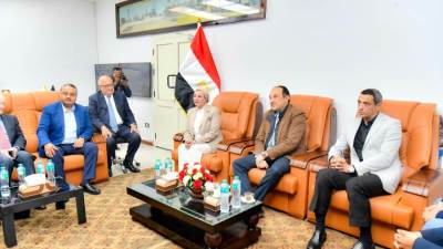 وزيرا قطاع الأعمال العام والبيئة يعقدان لقاء موسعا مع محافظ السويس ونواب البرلمان