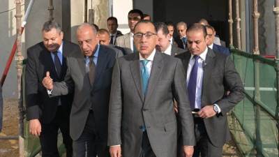 رئيس الوزراء يتفقد مستجدات تنفيذ أعمال محطة الربط الكهربائي المصرى السعودى العملاقة بمدينة بدر