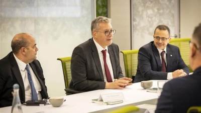 وزير البترول يزور مقر الشركة ويتابع خططها الاستثمارية في مصر بمجال الغاز الطبيعي