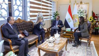 وزيرة التنمية ومديرة مكتب اليونسكو يعقدان اجتماعاً مع المحافظين لتعريفهم بشبكة المدن المبدعة التابعة لليونسكو
