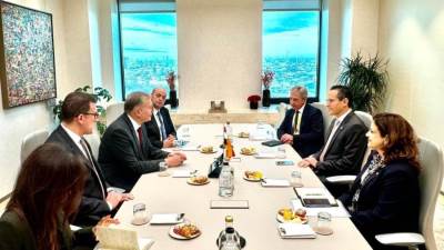 وزير البترول يبحث مع شل العالمية خططها الحالية والمستقبلية في مصر