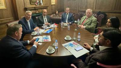 كريم بدوى يبحث مع مسئولي شركة شارد كابيتال الإنجليزية ومجموعة القحطاني السعودية التوسع في أنشطتهما في مصر