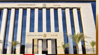 وزارة العمل : تكثيف المراجعة ومتابعة نشاط شركات الحاق العمالة بالخارج والداخل