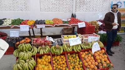 افتتاح سوق اليوم الواحد بمنطقة العمرانية بمحافظة الجيزة وطنطا والذى تنظمه الشركة القابضة للصناعات الغذائية بالتنسيق مع المحافظات