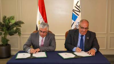 اقتصادية قناة السويس توقع اتفاقية تعاون مشترك مع "بتروسيف" في مجال مكافحة التلوث البحري 