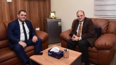 رئيس هيئة الدواء المصرية يستقبل السفير المصري لدى جمهورية الفلبين