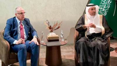  سويلم يلتقى رئيس الهيئة السعودية للمياه والرئيس التنفيذي للمركز الوطني للأرصاد بالسعودية