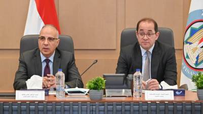 وزير الموارد المائية و وزير المالية يبحثان التنسيق المشترك بين الوزارتين فى العديد من الملفات