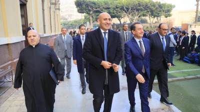 وزير التعليم والسفير الفرنسى يتفقدان مدرسة العائلة المقدسة "الجزويت" بالقاهرة