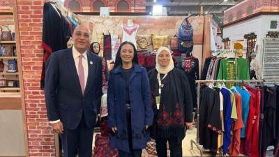 وزيرة التضامن تتفقد جناح "ديارنا" المشارك في معرض "تراثنا 2024" للحرف اليدوية والتراثية