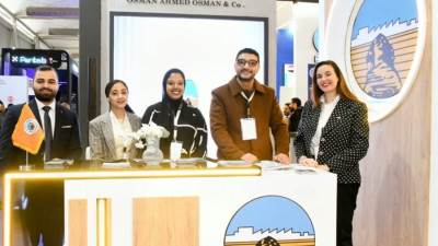 نائب وزير الإسكان يزور المعرض الدولي لتكنولوجيا المياه والصرف الصحي ومعالجة المخلفات (IWWI)