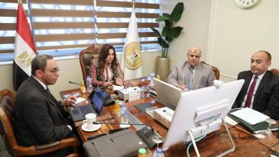 وزيرة التنمية تتابع مع محافظي قنا والغربية مستجدات ملفي التصالح علي بعض مخالفات البناء