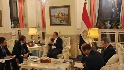 وزير الخارجية يلتقي بنائب رئيس مجلس إدارة شركة “China Gezhouba Group International Engineering”