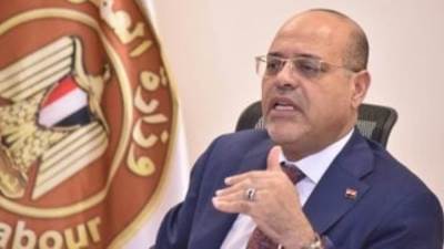 وزير العمل يُقرر زيادة المنح الدورية للعمالة غير المنتظمة من 500 إلى 1000 جنيه