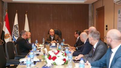 وزير قطاع الأعمال العام يلتقي وفدا من شركتي "MTG" العالمية و"الفولاذ الصناعية"