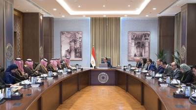 رئيس الوزراء يلتقي وزير الصناعة والثروة المعدنية السعودي والوفد المرافق له