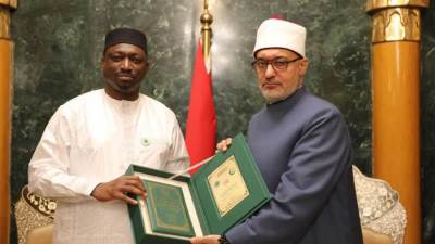 مفتي الجمهورية يبحث مع أمين عام مجمع الفقه الإسلامي الدولي بجدة تعزيز التعاون المشترك