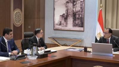 رئيس الوزراء يلتقي رئيس شركة "فوربس جلوبال هولدنج" والوفد المرافق له