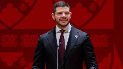 المهندس أحمد منصور.. رحلة نجاح وعلم