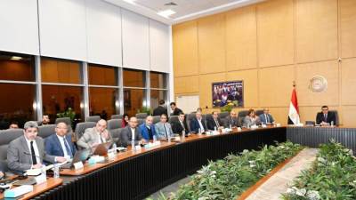 وزير الإسكان يتابع موقف تنفيذ وحدات المبادرة الرئاسية "سكن لكل المصريين" وسكن مصر وجنة